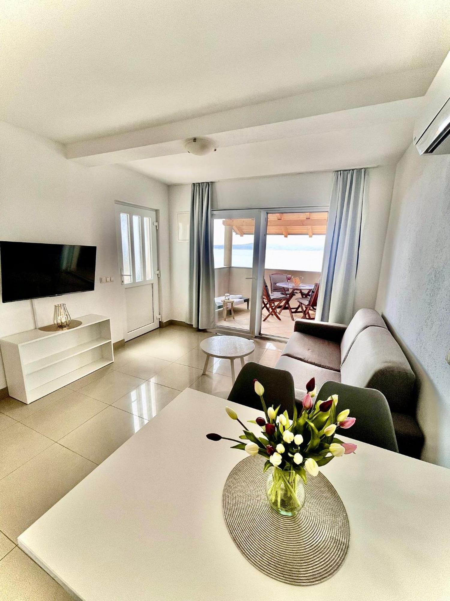 Apartments Katara Brela Eksteriør billede